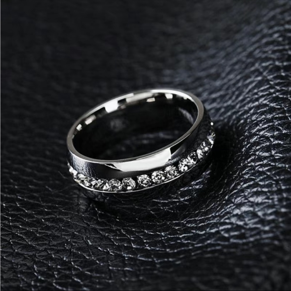 New Unisex Beautiful Titanium Steel Couple Rings - Picture 3 of 6